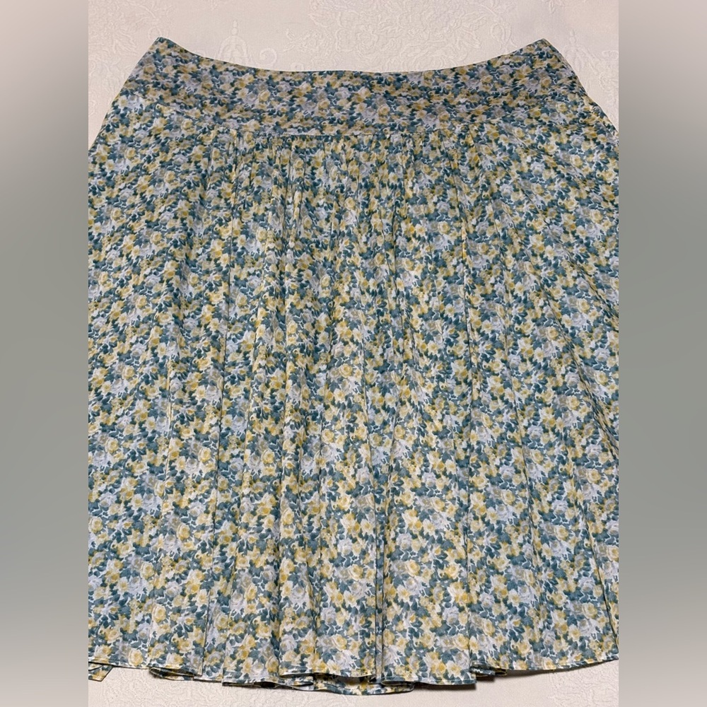 💥MoviNG sALe‼️  Ditsy Print Skirt. Sz 12P